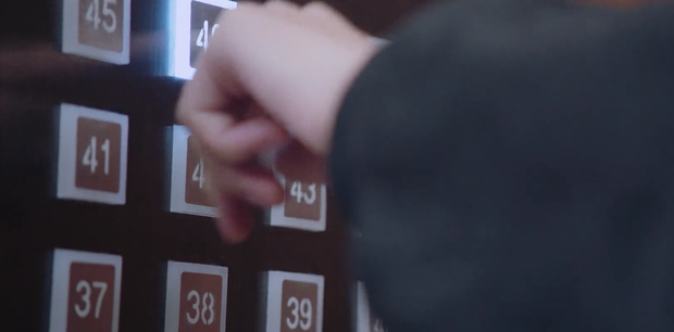 Rổ 'sạn' trong phim mới của Hứa Khải: Trình Tiêu cao '1m70'  với không tới nút thang máy, số 3 lag 'cực mạnh' 2