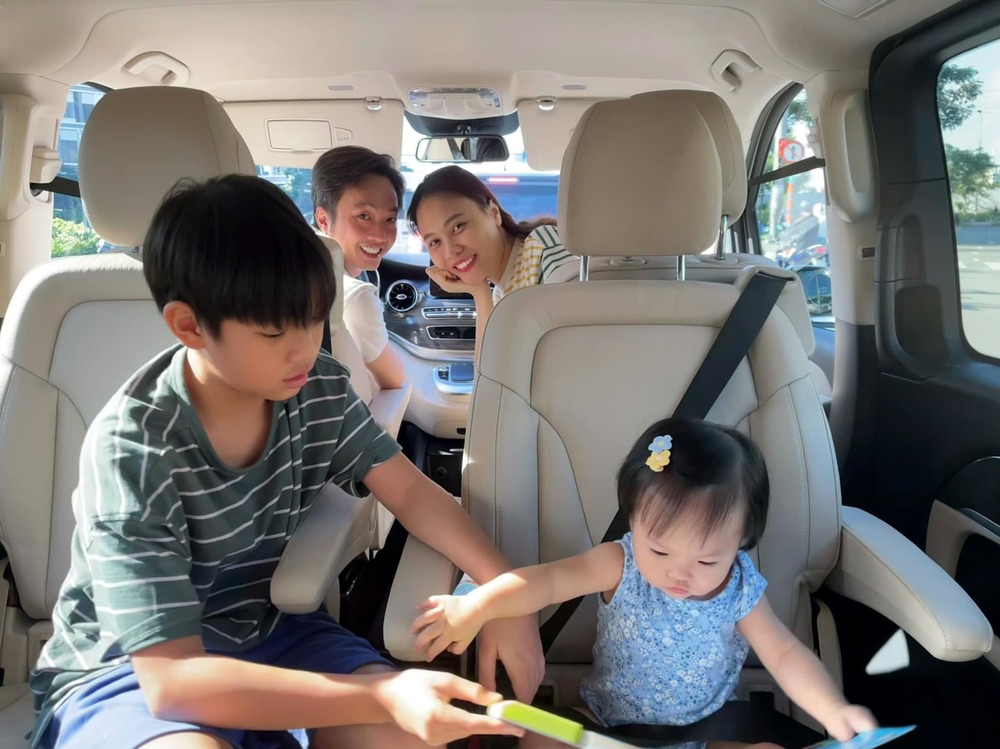 Đàm Thu Trang trổ tài 'đảo ngói' cho Cường Đô La và cái kết khiến dân tình 'bật ngửa' 1 Đàm Thu Trang trổ tài 'đảo ngói' cho Cường Đô La và cái kết khiến dân tình 'bật ngửa' 1