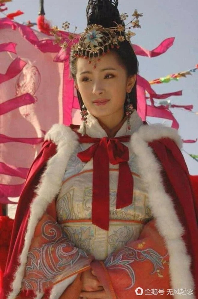 10 mỹ nhân cổ trang xứ Trung đẹp nhất mọi thời đại: Dương Mịch, Châu Tấn chiếm 'hết phần thiên hạ' 5