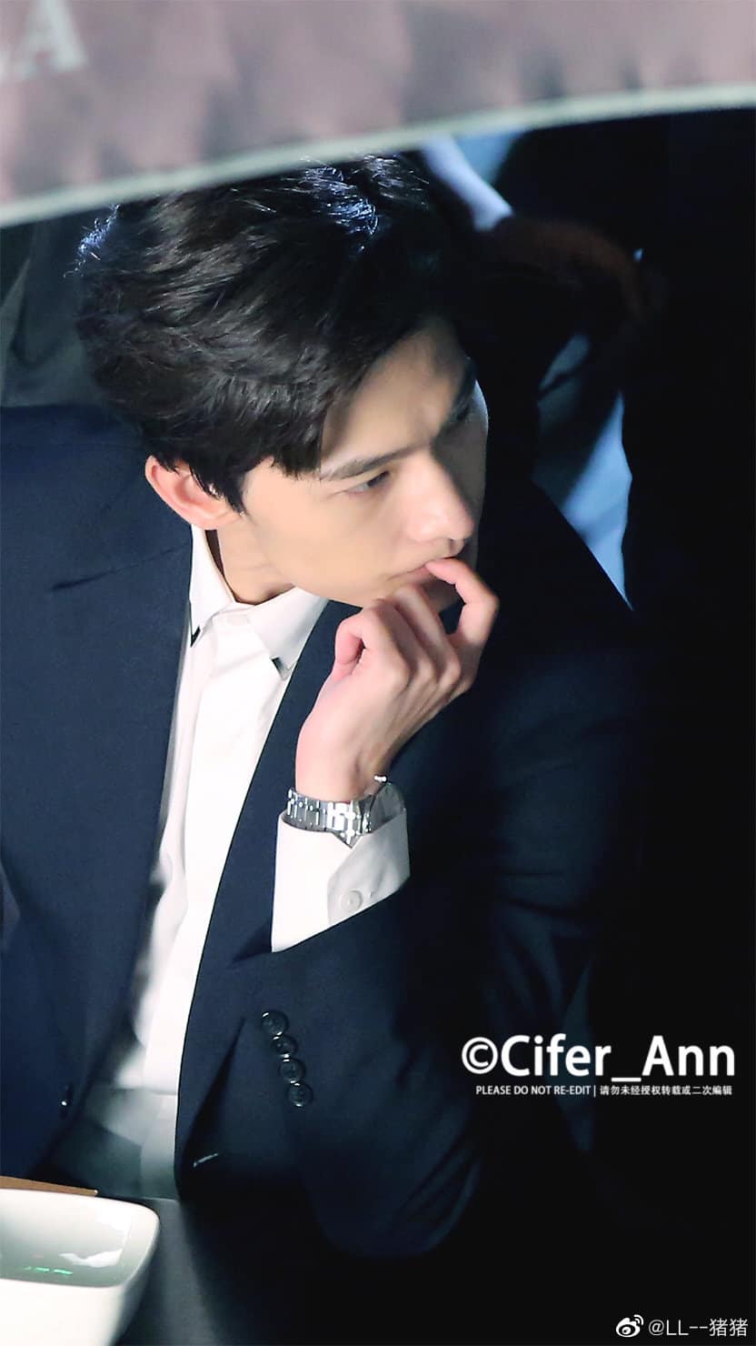 Sắc vóc siêu 'mlem' của Dương Dương 5 năm trước bị đào lại, fan girl đua nhau 'rớt liêm sỉ' 9 Sắc vóc siêu 'mlem' của Dương Dương 5 năm trước bị đào lại, fan girl đua nhau 'rớt liêm sỉ' 9