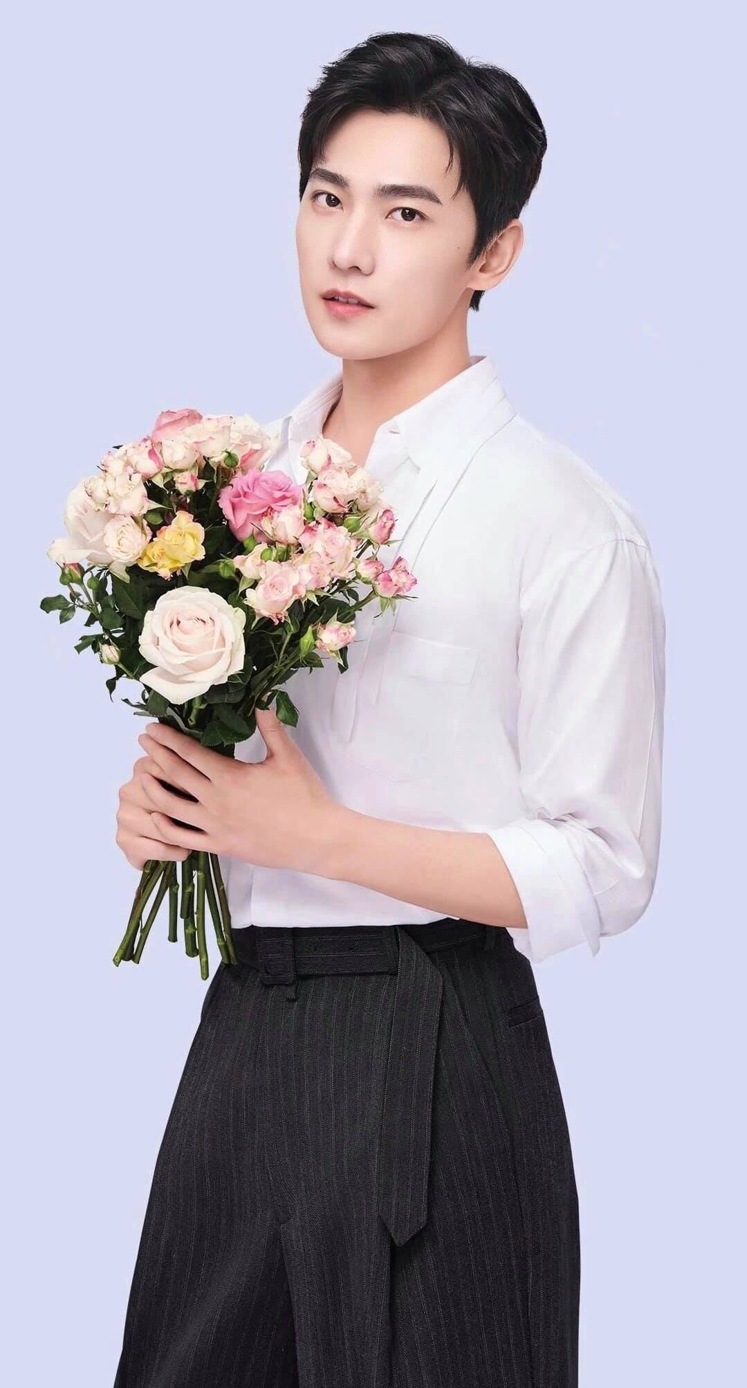Sắc vóc siêu 'mlem' của Dương Dương 5 năm trước bị đào lại, fan girl đua nhau 'rớt liêm sỉ' 8 Sắc vóc siêu 'mlem' của Dương Dương 5 năm trước bị đào lại, fan girl đua nhau 'rớt liêm sỉ' 8