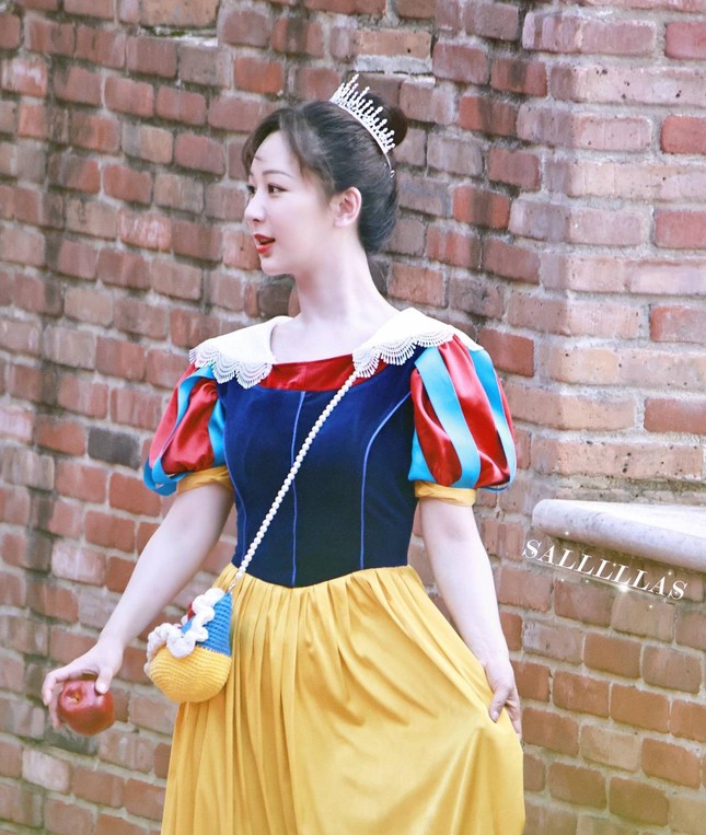 Dương Tử hóa công chúa Disney, nhìn ảnh chưa qua chỉnh sửa netizen chỉ muốn 'xỉu ngang' 1