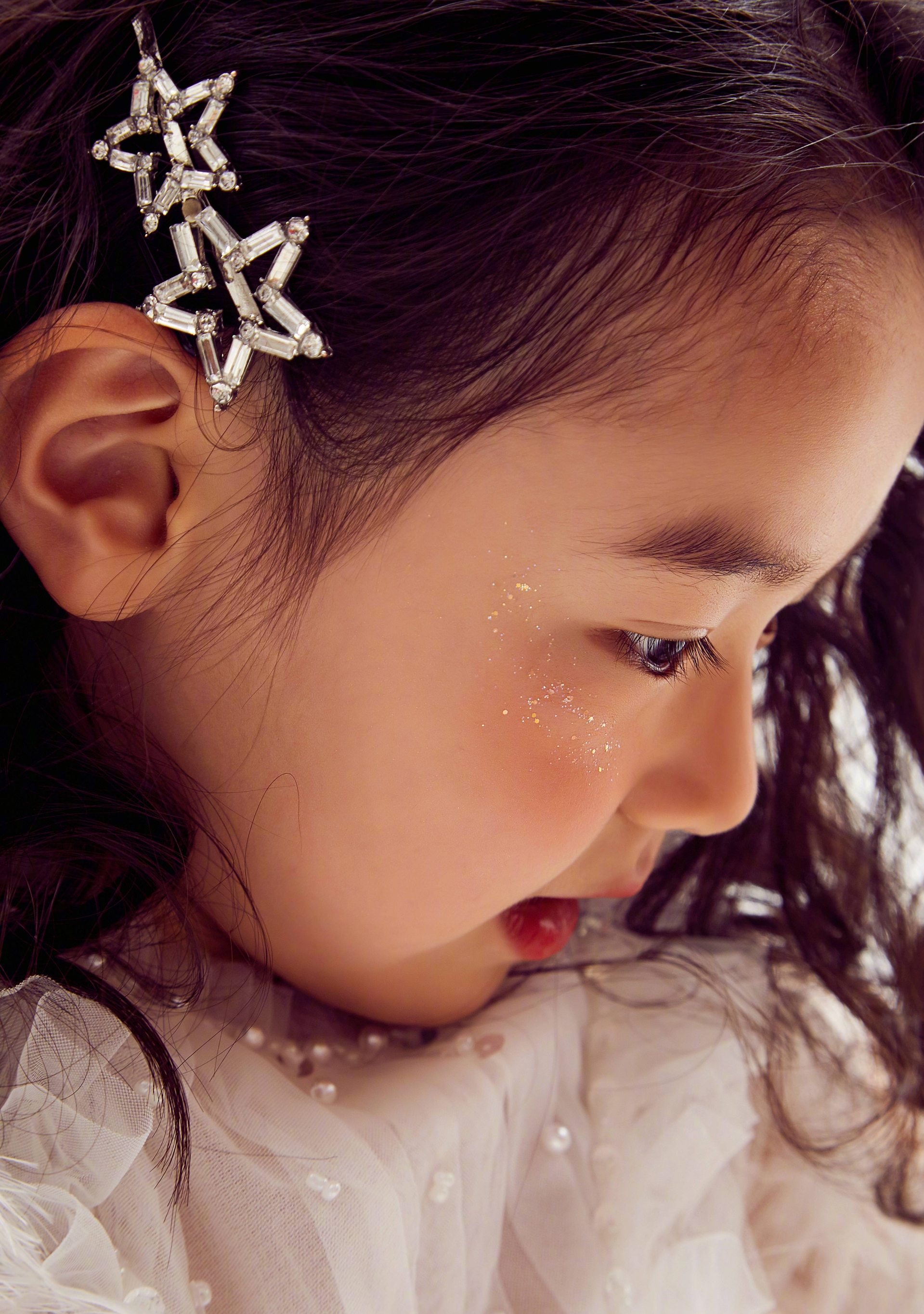 Con gái 'Điêu Thuyền' Đổng Tuyền mới 5 tuổi đã xinh tựa thiên thần, thả nhẹ bộ ảnh cũng gây sốt Weibo 5