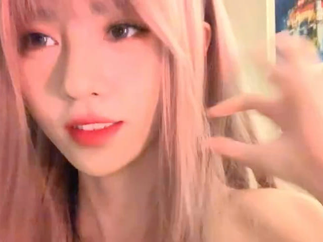 Cúc Tịnh Y hóa bad girl với mái tóc hồng,  netizen vẫn chê 'không có khí chất minh tinh' 4