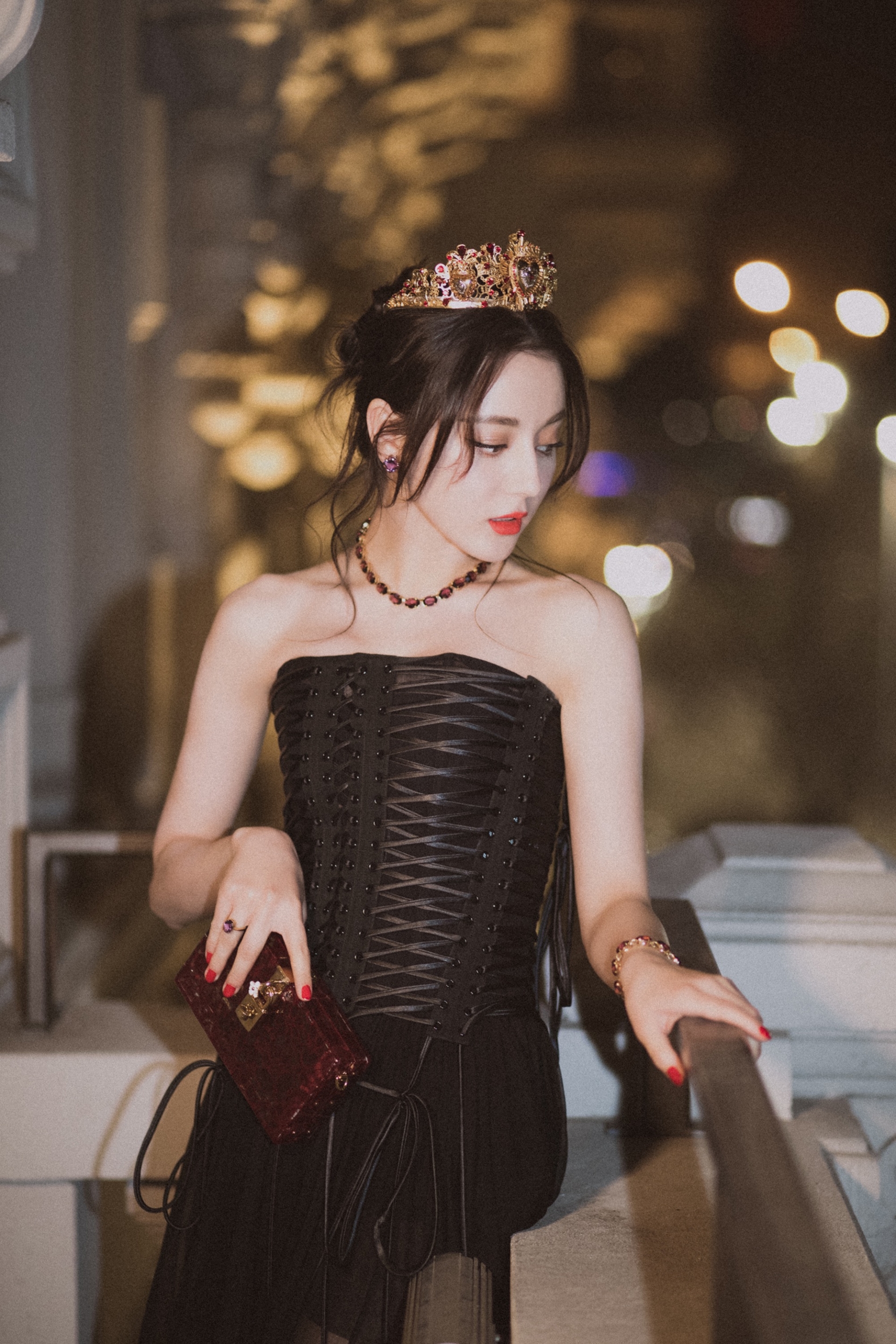 Những tạo hình kinh diễm nhất mọi thời đại của Địch Lệ Nhiệt Ba, đến anti cũng phải 'cứng họng' công nhận 1 Những tạo hình kinh diễm nhất mọi thời đại của Địch Lệ Nhiệt Ba, đến anti cũng phải 'cứng họng' công nhận 1