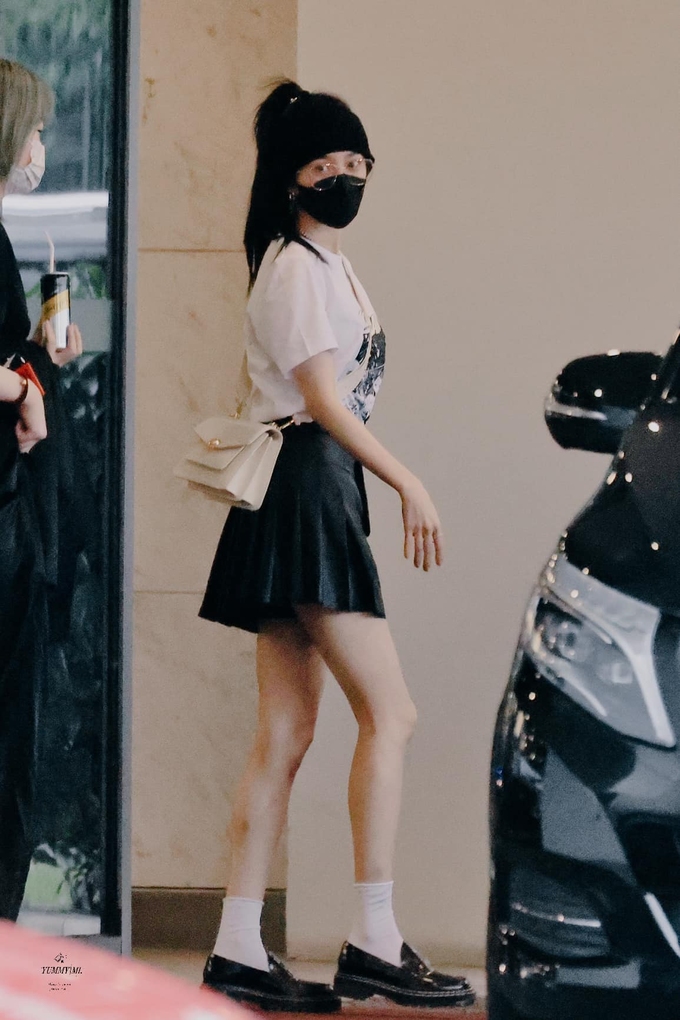 Dương Mịch dự thảm đỏ xấu đẹp thất thường, nhưng danh xưng 'nữ hoàng sân bay' vẫn mãi bất diệt - Ảnh 2 Dương Mịch dự thảm đỏ xấu đẹp thất thường, nhưng danh xưng 'nữ hoàng sân bay' vẫn mãi bất diệt - Ảnh 2