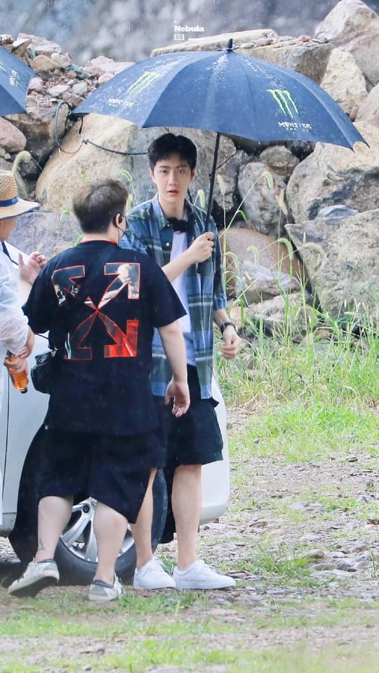 Visual của Vương Nhất Bác điên đảo đến mức khiến staff và fan 'gà bay chó sủa' tại Thiên Thiên Hướng Thượng 6 Visual của Vương Nhất Bác điên đảo đến mức khiến staff và fan 'gà bay chó sủa' tại Thiên Thiên Hướng Thượng 6