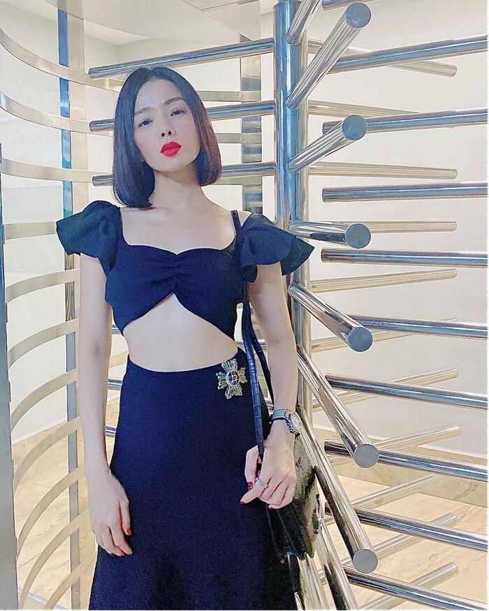Lệ Quyên diện đồ mùa hè: Đẹp đâu chả thấy, toàn thả điểm 'ứ ừ', bảo sao các anh thả tim 'không trượt phát nào' 3 Lệ Quyên diện đồ mùa hè: Đẹp đâu chả thấy, toàn thả điểm 'ứ ừ', bảo sao các anh thả tim 'không trượt phát nào' 3