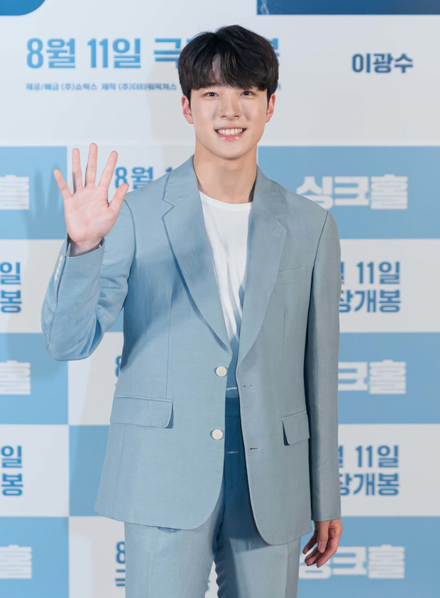 Sự kiện hot nhất Kbiz: Sao nhí Vườn Sao Băng đẹp lấn át Lee Kwang Soo, qua Kim Hye Joon ‘hú hồn’ liền - Ảnh 4 Sự kiện hot nhất Kbiz: Sao nhí Vườn Sao Băng đẹp lấn át Lee Kwang Soo, qua Kim Hye Joon ‘hú hồn’ liền - Ảnh 4