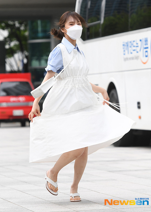 Dàn mỹ nhân Hàn đọ dáng khi đi làm: Wendy (Red Velvet) như tạc tượng lấn át cả 'thánh' Mijoo  5