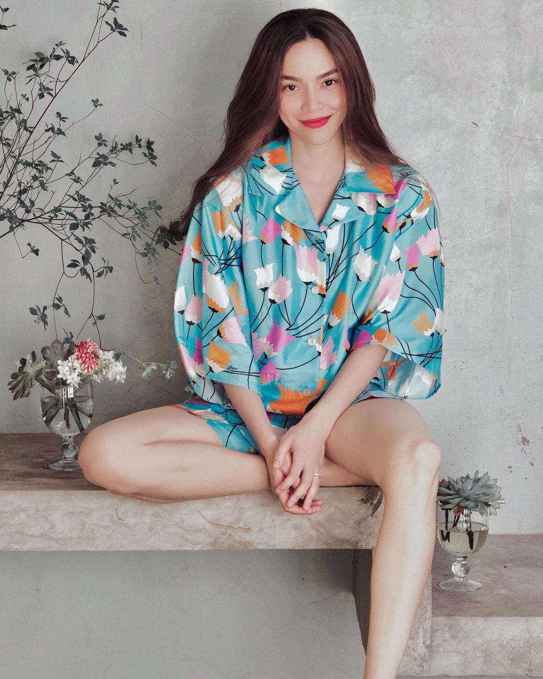 Hồ Ngọc Hà ở nhà chăm con cũng khoe dáng nức nở, hóa ra là 'chơi chiêu' cả 8 Hồ Ngọc Hà ở nhà chăm con cũng khoe dáng nức nở, hóa ra là 'chơi chiêu' cả 8