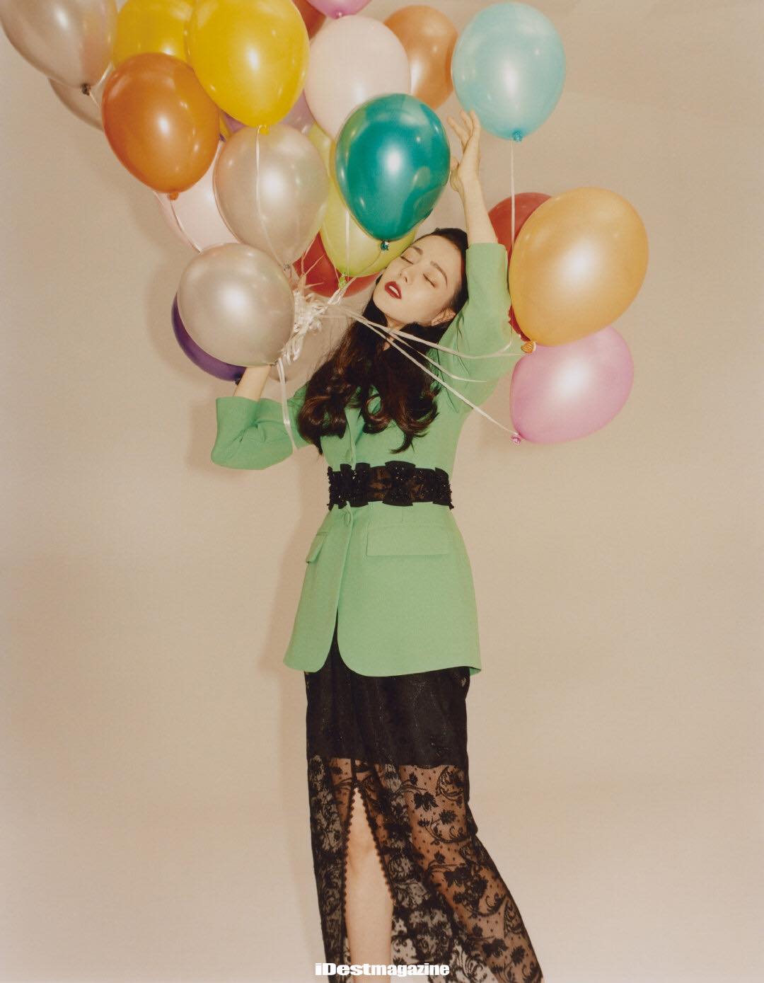 Mỹ nhân Cbiz đại chiến bìa tạp chí tháng 8: Nhiệt Ba,Thi Thi cổ điển, Lý Thấm bad girl  - Ảnh 3