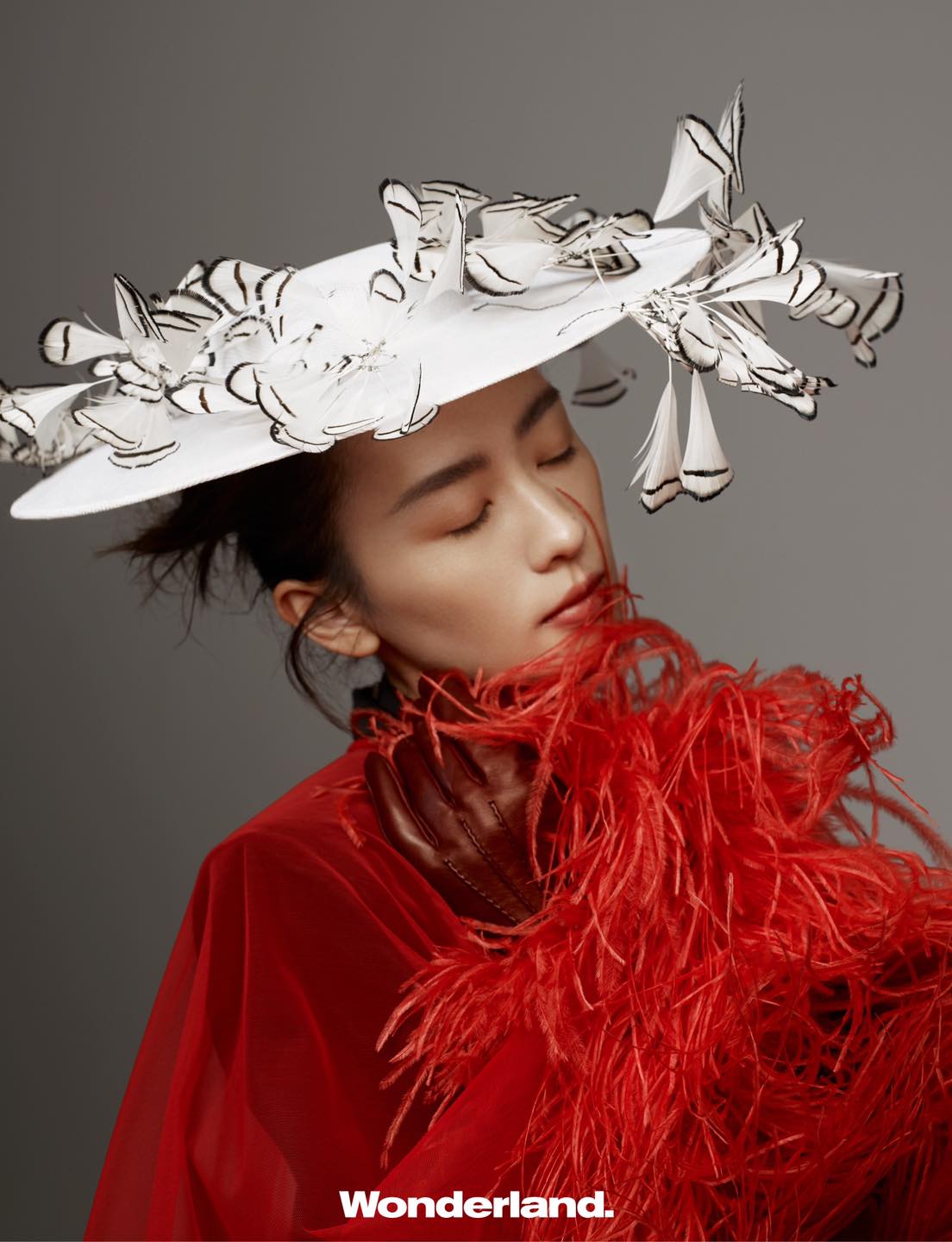 Mỹ nhân Cbiz đại chiến bìa tạp chí tháng 8: Nhiệt Ba,Thi Thi cổ điển, Lý Thấm bad girl  - Ảnh 12