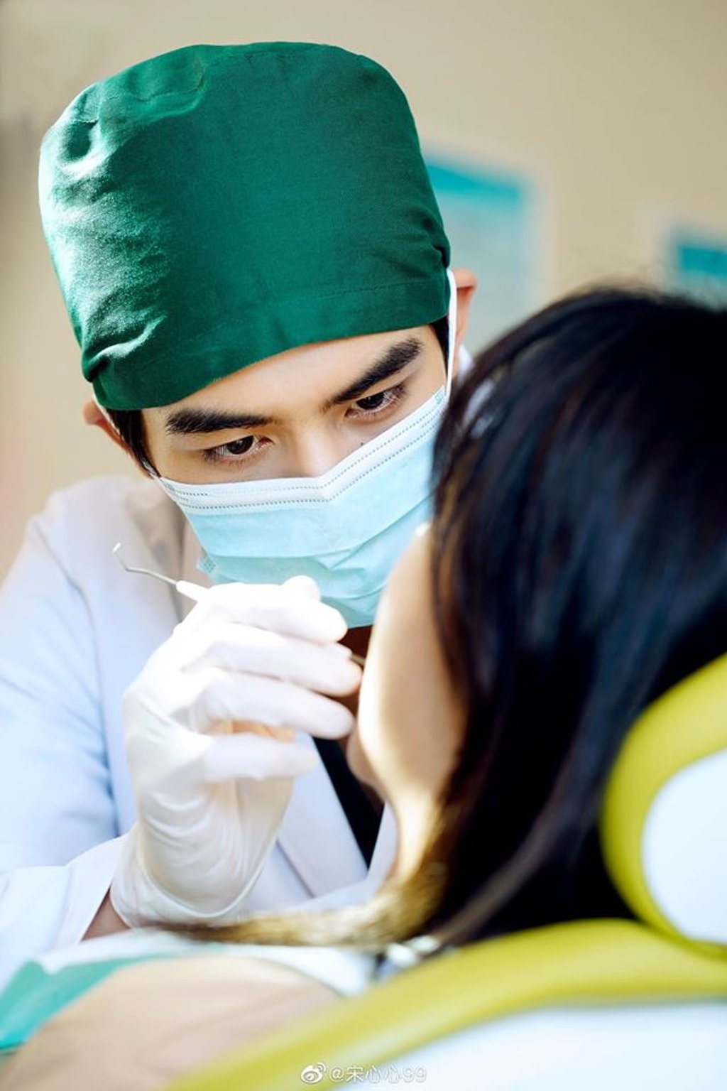 Những tạo hình bác sĩ 'mlem' nhất màn ảnh Hoa ngữ, xem xong fangirl chỉ muốn 'bỏ nhà' đến bệnh viện ở