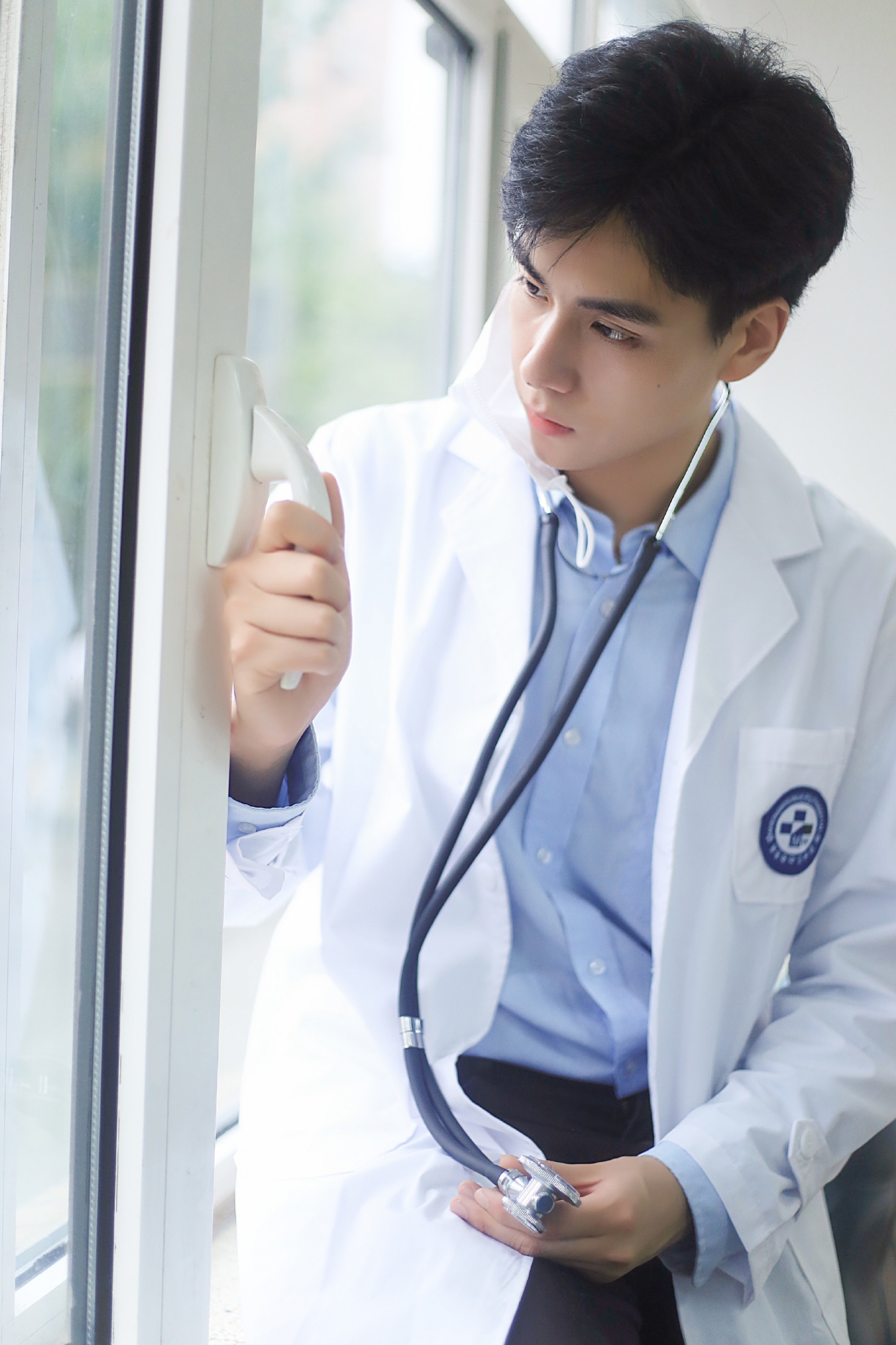 Những tạo hình bác sĩ 'mlem' nhất màn ảnh Hoa ngữ, xem xong fangirl chỉ muốn 'bỏ nhà' đến bệnh viện ở