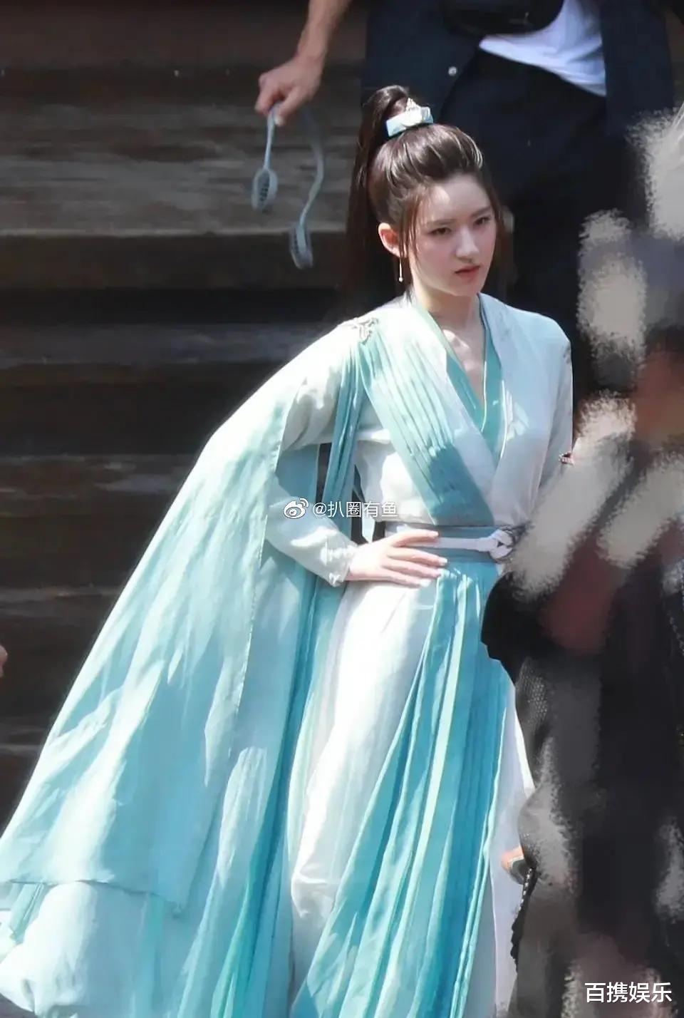 Diện chung cổ phục: Dương Tử được dân tình hết lời khen ngợi, qua Triệu Lộ Tư 'chán chả buồn nói' - Ảnh 2