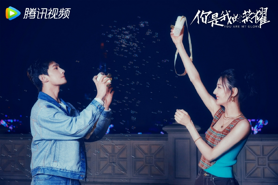 Dương Dương - Nhiệt Ba công khai hẹn hò dịp Thất tịch, cử chỉ 'tình bể bình' khiến netizen khóc thét? - Ảnh 12