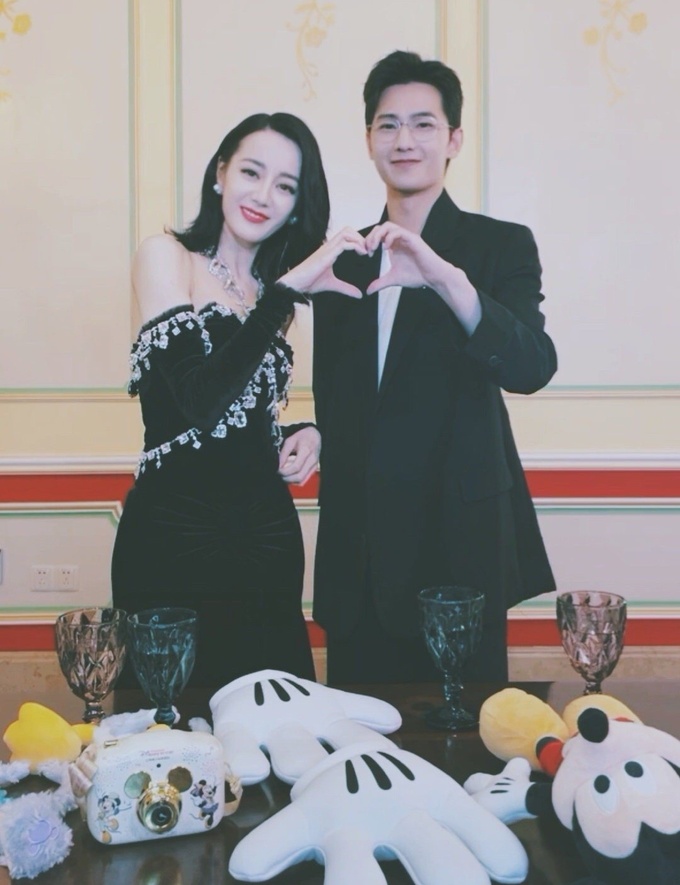 Dương Dương - Nhiệt Ba công khai hẹn hò dịp Thất tịch, cử chỉ 'tình bể bình' khiến netizen khóc thét? - Ảnh 2 Dương Dương - Nhiệt Ba công khai hẹn hò dịp Thất tịch, cử chỉ 'tình bể bình' khiến netizen khóc thét? - Ảnh 2