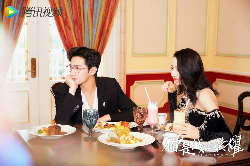 Dương Dương - Nhiệt Ba công khai hẹn hò dịp Thất tịch, cử chỉ 'tình bể bình' khiến netizen khóc thét? - Ảnh 9