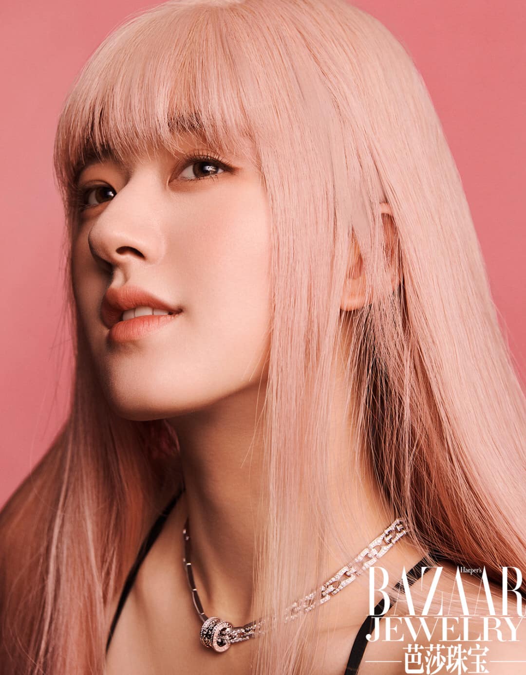 Từ khi thành danh, Triệu Lộ Tư luôn phải đối mặt với những ồn ào từ 'trên trời rơi xuống'