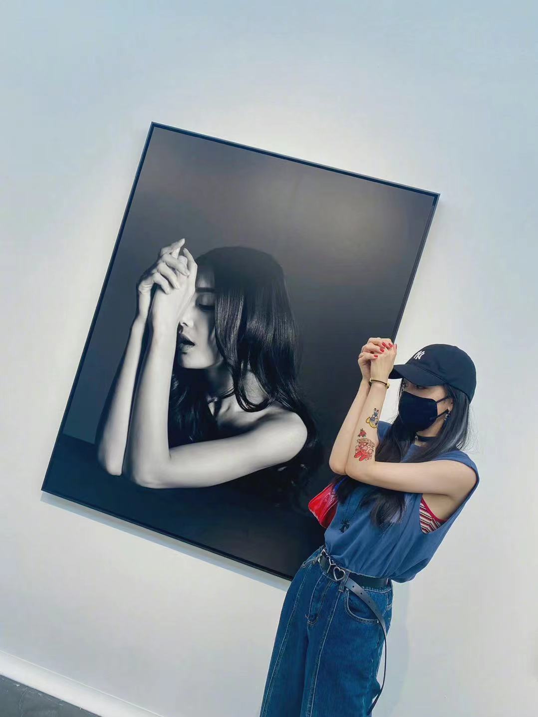 Dương Mịch dạo này quá 'gắt', chỉ chưa đầy một tháng đã khiến Cnet 'sốc visual' vì chăm chỉ dạo phố - Ảnh 1