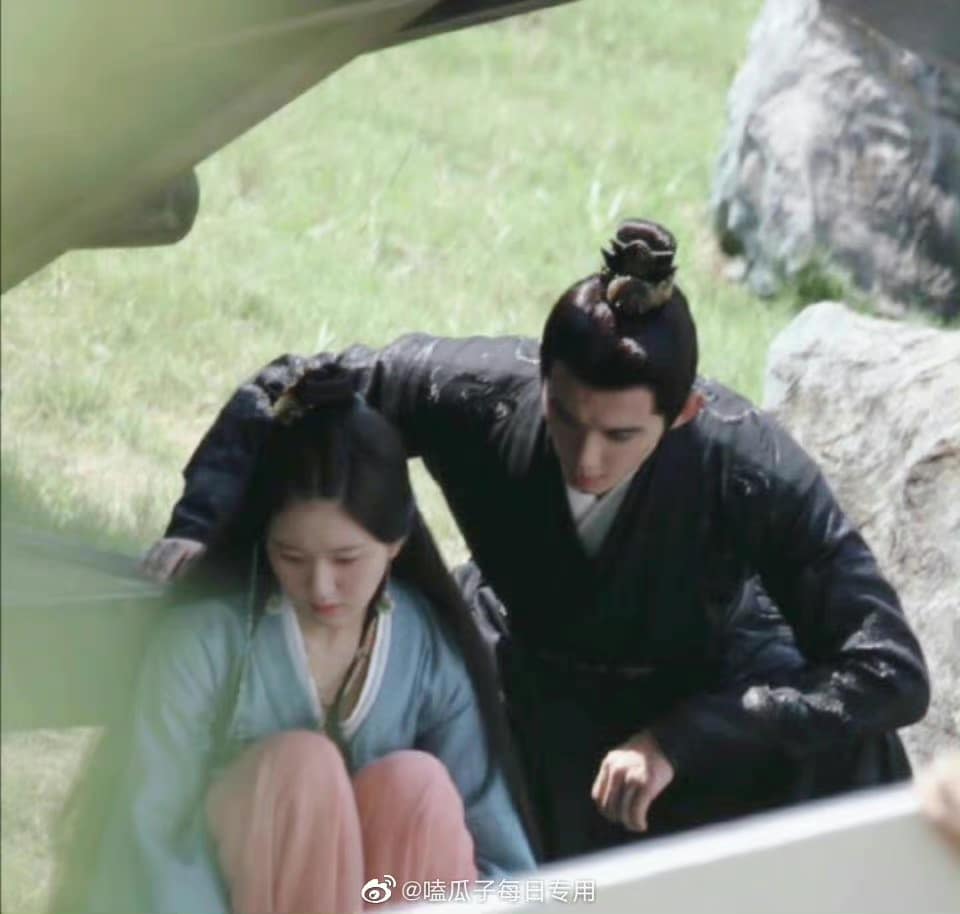 Vẫn là Triệu Lộ Tư, nhưng đối tượng nam là Ngô Lỗi