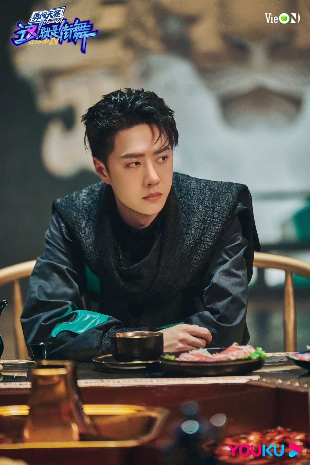 Dù mới chỉ là tin đồn nhưng fan hai nhà Triệu Lệ Dĩnh và Vương Nhất Bác đã 'choảng nhau' kịch liệt