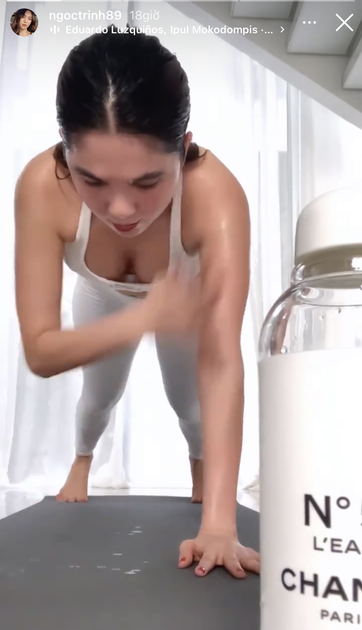 Hình ảnh 'ướt át' của Ngọc Trinh khiến dân tình đỏ mắt