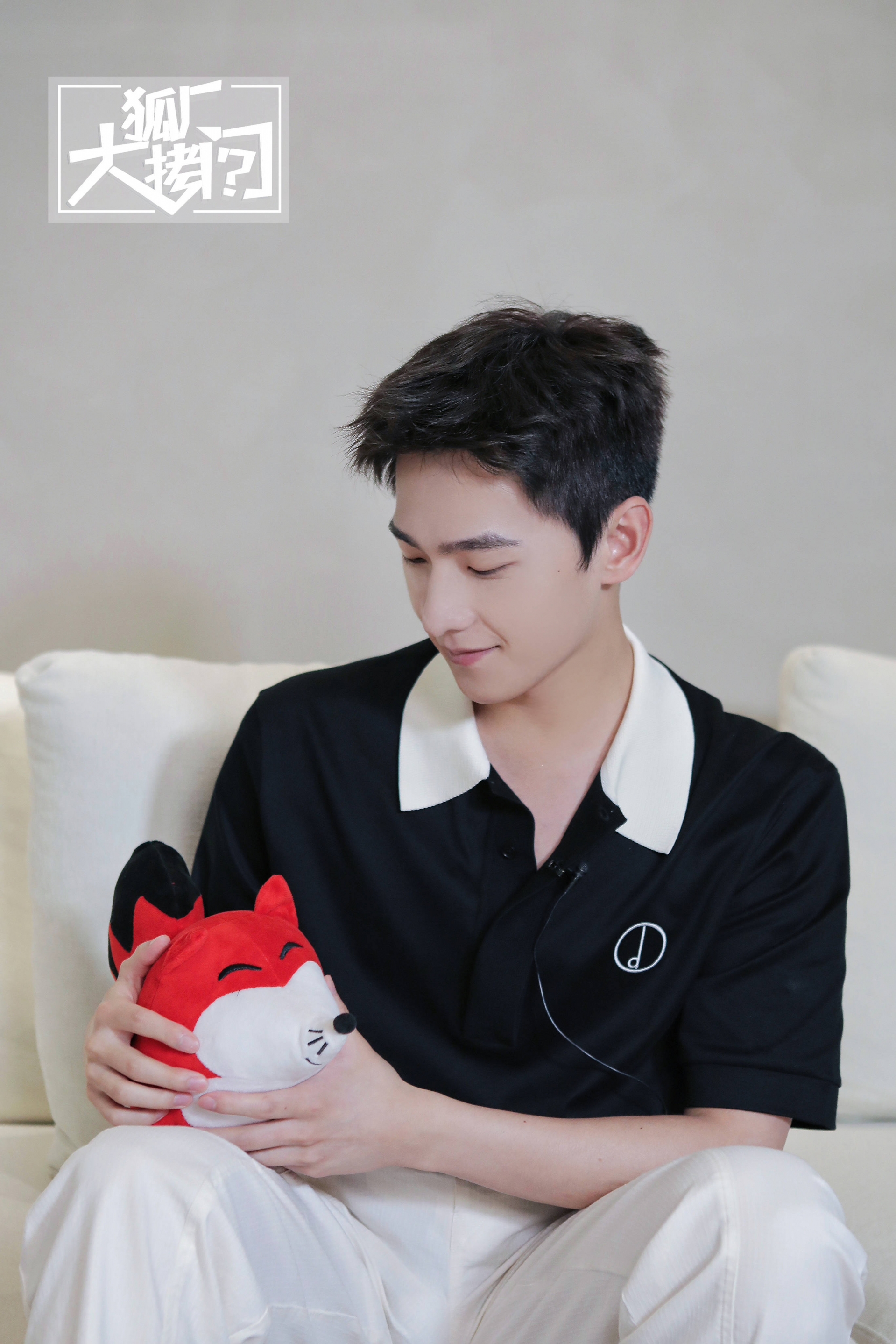 Dương Dương cắn nhầm 'đào tiên' hay gì: 30 tuổi vẫn chơi gấu bông, visual đỉnh cao 'thách thức' thời gian 3 Dương Dương cắn nhầm 'đào tiên' hay gì: 30 tuổi vẫn chơi gấu bông, visual đỉnh cao 'thách thức' thời gian 3