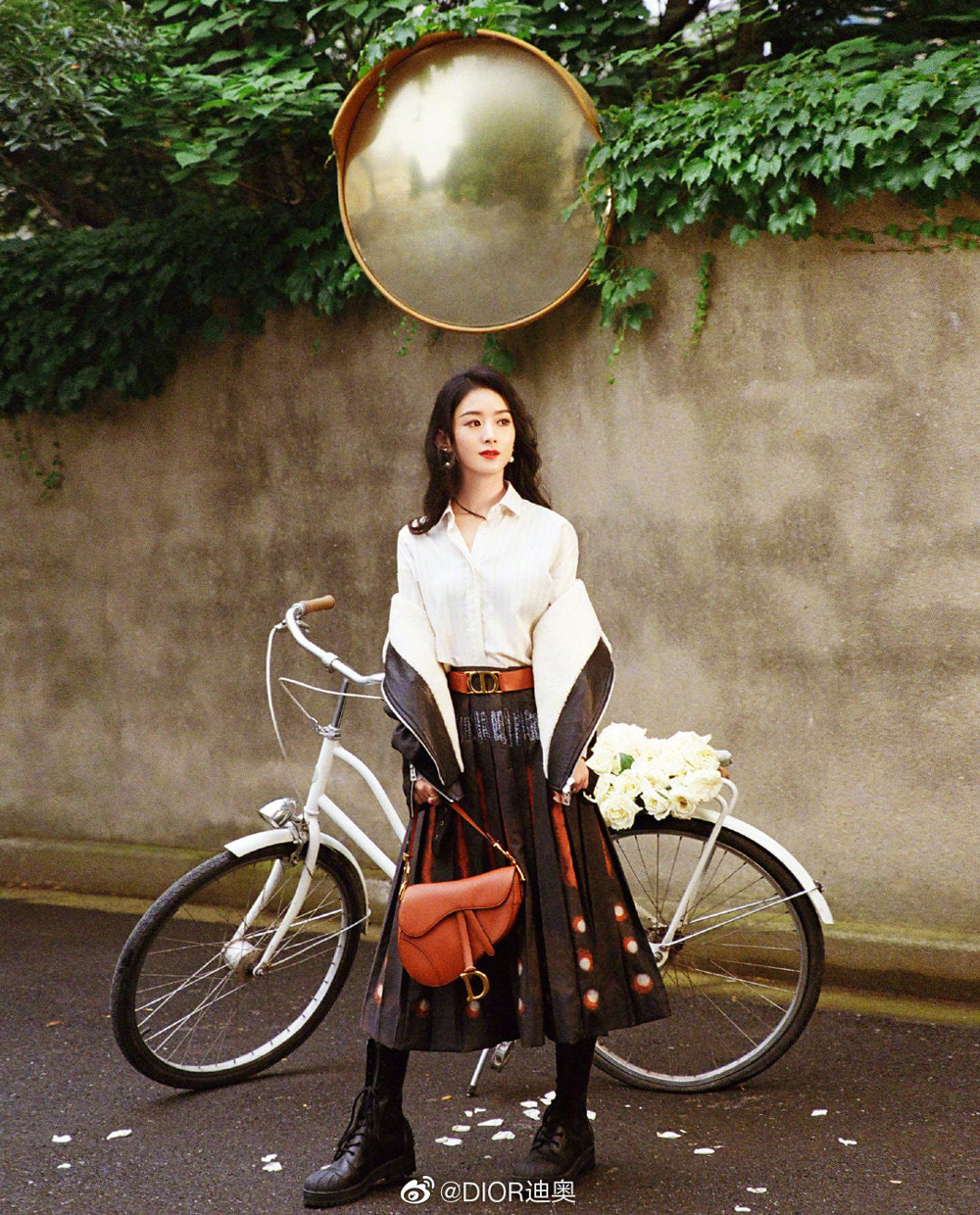 Blogger đình đám 'vén màn' sự nghiệp của Triệu Lệ Dĩnh sau loạt biến cố chấn động: Không có vùng cấm cho bất cứ ai? - Ảnh 1