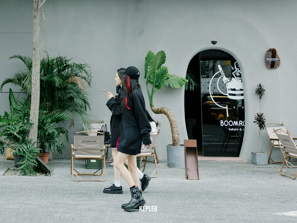 Dương Mịch đi chơi cùng cô bạn thân vào ngày 30/8 vừa qua