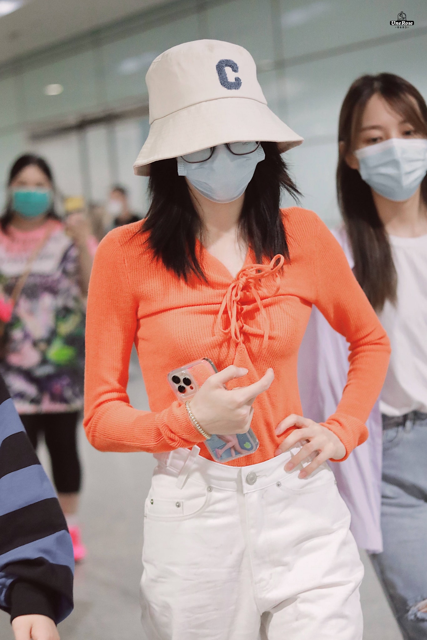 Ảnh căng đét khoe vòng eo A4 của Địch Lệ Nhiệt Ba, không hổ danh 'nữ hoàng nhan sắc' đỉnh nhất Cbiz - Ảnh 2