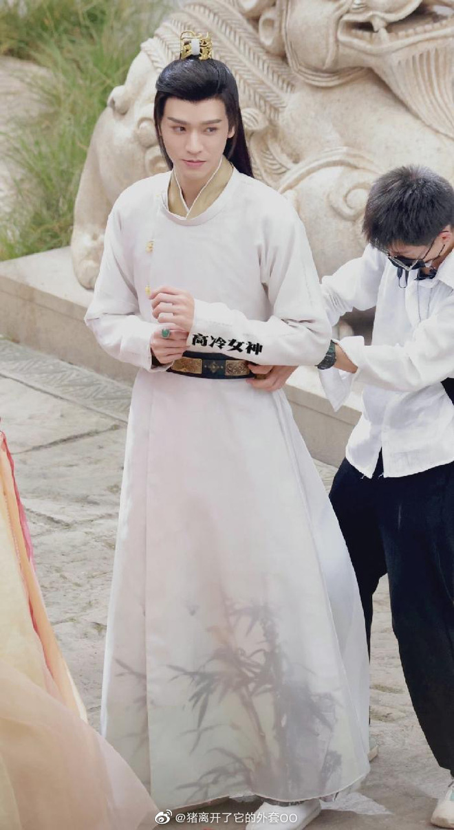 Giữa tâm bão thanh trừng, fan Nhiệt Ba - Cung Tuấn lại quay qua 'cắn nhau': Tính cho idol chết trùm hay gì? - Ảnh 4