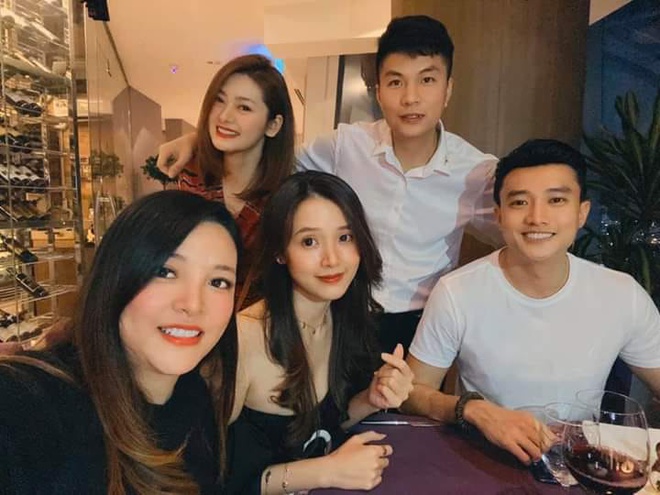 Midu - Quốc Trường được dân tình 'ship' nhiệt tình thời gian gần đây Midu - Quốc Trường được dân tình 'ship' nhiệt tình thời gian gần đây