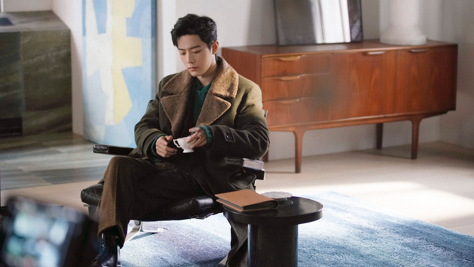 Tiêu Chiến gây sốt Weibo với bộ ảnh chào thu