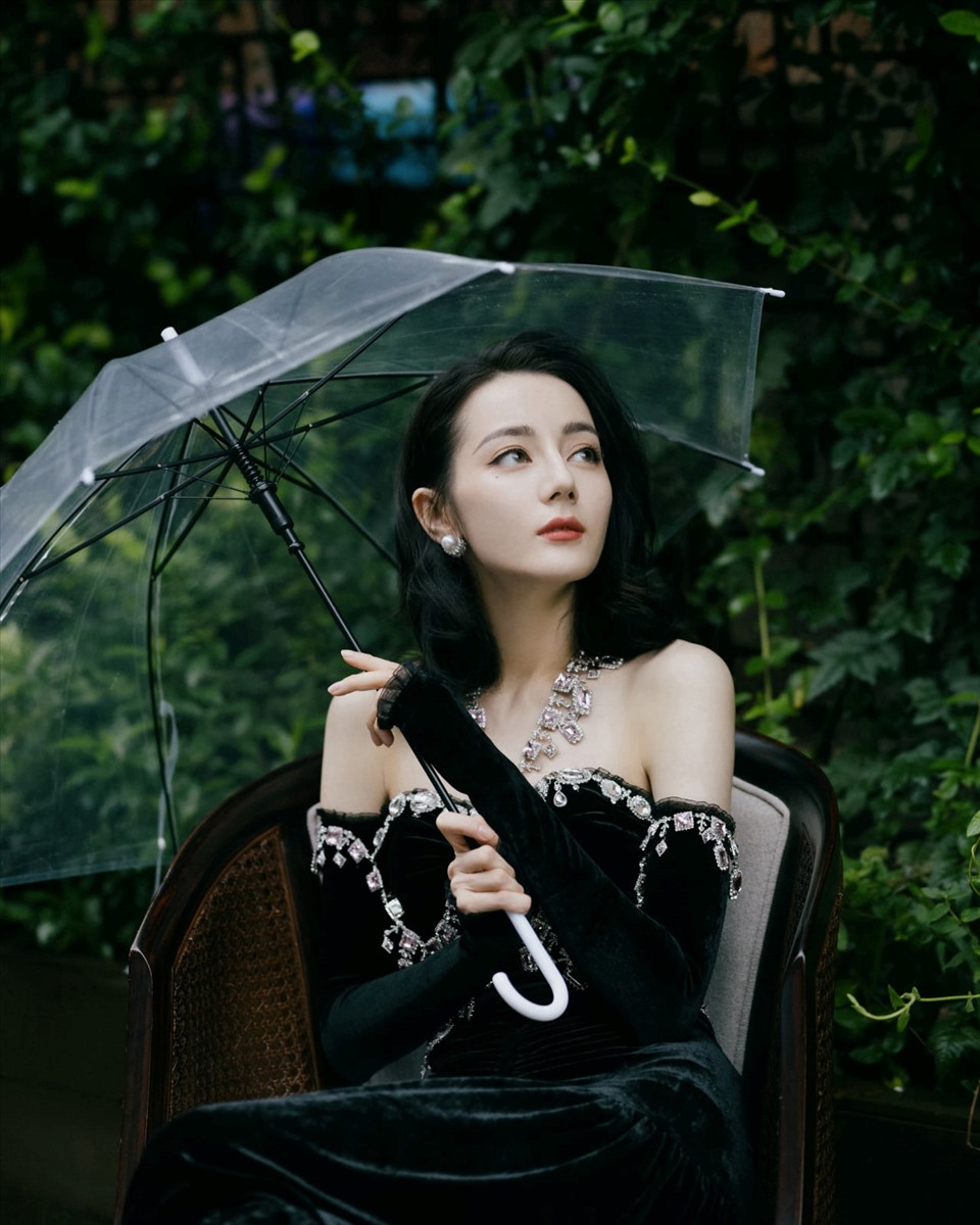Tin nóng Cbiz ngày 11/9: Đỉnh lưu ung thư, Lệ Dĩnh gây bão, Nhiệt Ba bị 'bóc', Nhất Bác cắm sừng, ảnh hậu trầm cảm - Ảnh 3 Tin nóng Cbiz ngày 11/9: Đỉnh lưu ung thư, Lệ Dĩnh gây bão, Nhiệt Ba bị 'bóc', Nhất Bác cắm sừng, ảnh hậu trầm cảm - Ảnh 3