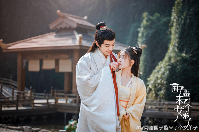 Tin nóng Cbiz ngày 15/9: Cbiz có tang, Triệu Vy lộ diện, Lệ Dĩnh tái hôn, Lộ Tư âu yếm trai lạ, Tiêu Chiến bị dìm - Ảnh 2 Tin nóng Cbiz ngày 15/9: Cbiz có tang, Triệu Vy lộ diện, Lệ Dĩnh tái hôn, Lộ Tư âu yếm trai lạ, Tiêu Chiến bị dìm - Ảnh 2