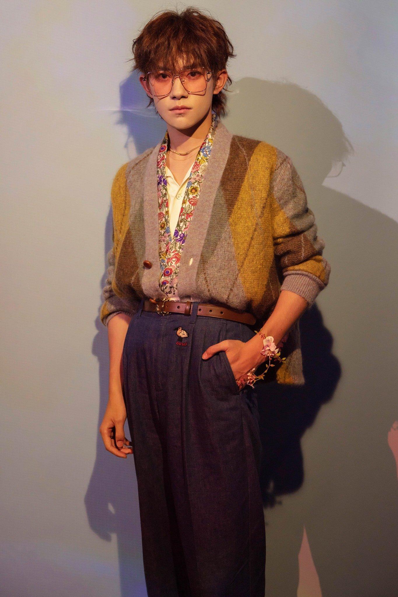 Chưa bước sang tuổi 21 nhưng Dịch Dương Thiên Tỉ đã khẳng định mình là một chàng trai chững chạc và trưởng thành. Không chỉ gói gọn trong lĩnh vực âm nhạc, thời gian gần đây, nam ngôi sao còn năng nổ trong địa hạt thời trang và góp mặt vào nhiều dự án phim ảnh đình đám