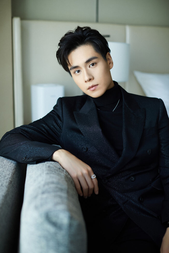 Thời gian dường như đã bỏ quên Hồ Nhất Thiên. 27 tuổi nhưng 'nam thần thanh xuân' vẫn giữ được nét trẻ trung