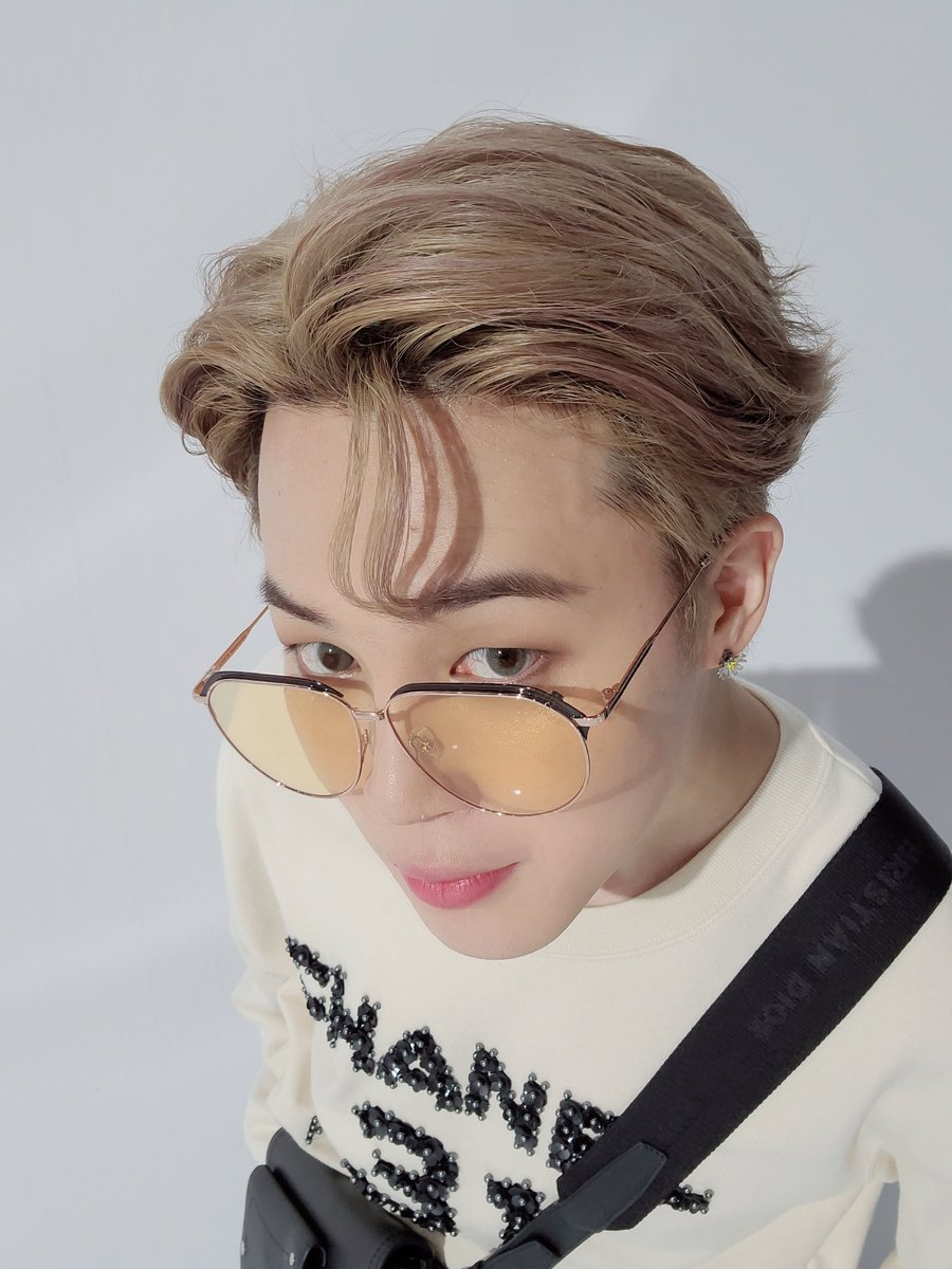 Jimin của BTS xuất sắc đứng đầu BXH 30 nam idol Kpop HOT nhất tháng 9. Đây là lần thứ thứ 33 nam thần chễm chễ ở vị thứ này với chỉ số danh tiếng thương hiệu là 4,856,577. Phân tích tích cực-tiêu cực của Jimin là 72,73% Jimin của BTS xuất sắc đứng đầu BXH 30 nam idol Kpop HOT nhất tháng 9. Đây là lần thứ thứ 33 nam thần chễm chễ ở vị thứ này với chỉ số danh tiếng thương hiệu là 4,856,577. Phân tích tích cực-tiêu cực của Jimin là 72,73%