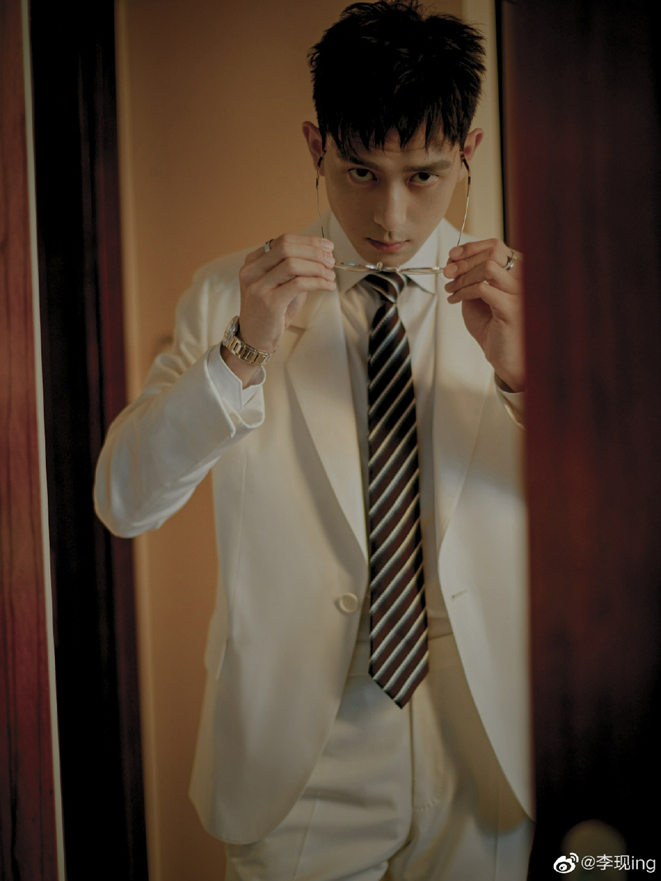 Tin nóng Cbiz ngày 18/9: Dương Mịch có thêm 'con' với trai trẻ, Nhất Bác - Tiêu Chiến bị ném đá, khui hẹn hò, Vân Hi ốm yếu - Ảnh 5