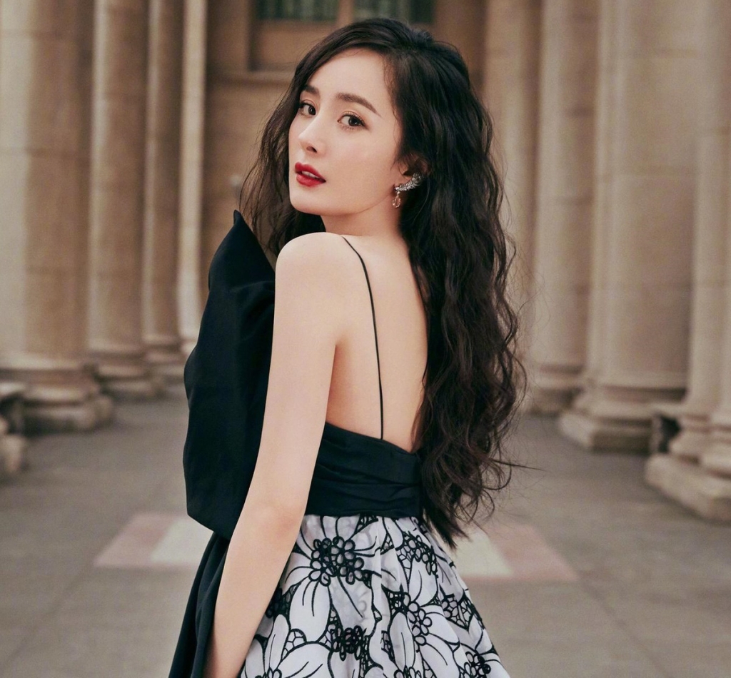 Tin nóng Cbiz ngày 18/9: Dương Mịch có thêm 'con' với trai trẻ, Nhất Bác - Tiêu Chiến bị ném đá, khui hẹn hò, Vân Hi ốm yếu - Ảnh 6