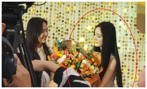 Từ làn da, vóc dáng đến ngũ quan đều chưa hề có dấu hiệu lão hóa. Phải chăng thời gian đã bỏ quên Dương Mịch bấy lâu nay Từ làn da, vóc dáng đến ngũ quan đều chưa hề có dấu hiệu lão hóa. Phải chăng thời gian đã bỏ quên Dương Mịch bấy lâu nay