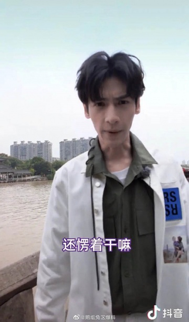 La Vân Hi hốc hác đến mức đáng báo động. Nhiều fan hâm mộ mong muốn nam ngôi sao sẽ tăng cân để đảm bảo sức khỏe