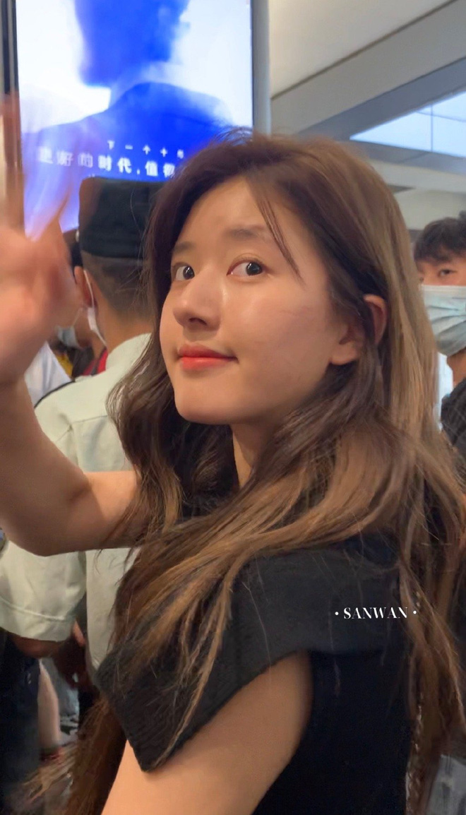 Gương mặt xinh xắn, thanh tú của Triệu Lộ Tư dường như chấp luôn mọi góc máy. Từ trước đến nay, nhan sắc của ngôi sao sinh năm 1998 chưa bao giờ khiến công chúng phải thất vọng