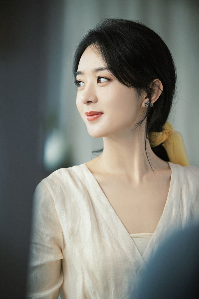 Góc nghiêng thần thánh với sống mũi cao ấn tượng của Triệu Lệ Dĩnh