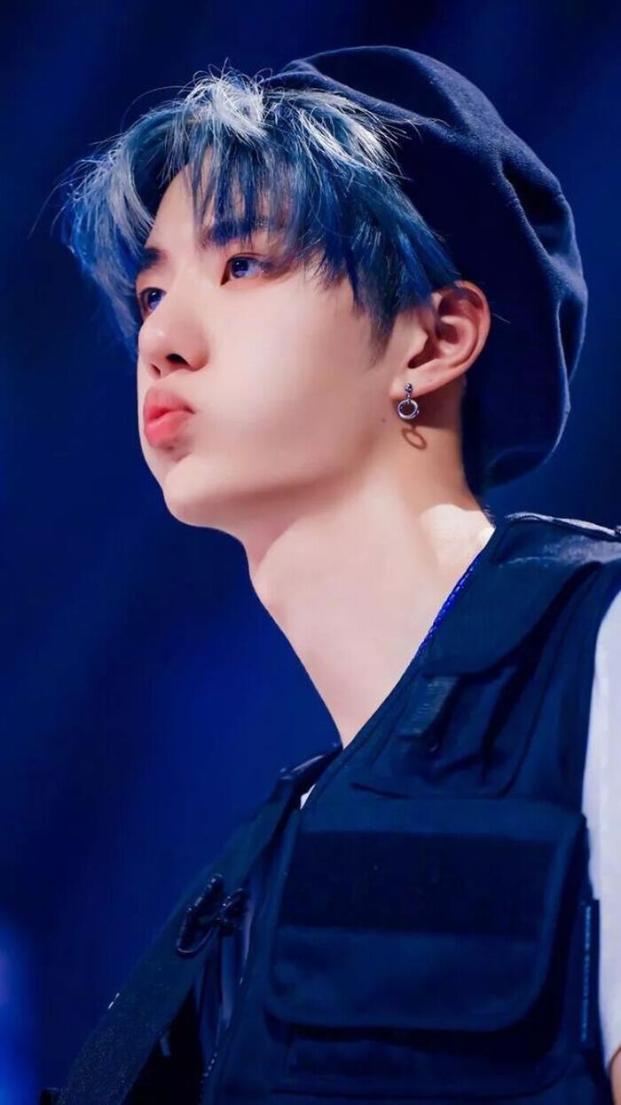 Dù đôi khi tỏ vẻ bad boy, nhưng Vương Nhất Bác trông chẳng khác gì đứa trẻ to xác khi chu mỏ. Sự đáng yêu của anh chàng này nếu khách quan sẽ đựng được 2 vali to 'ú ụ'