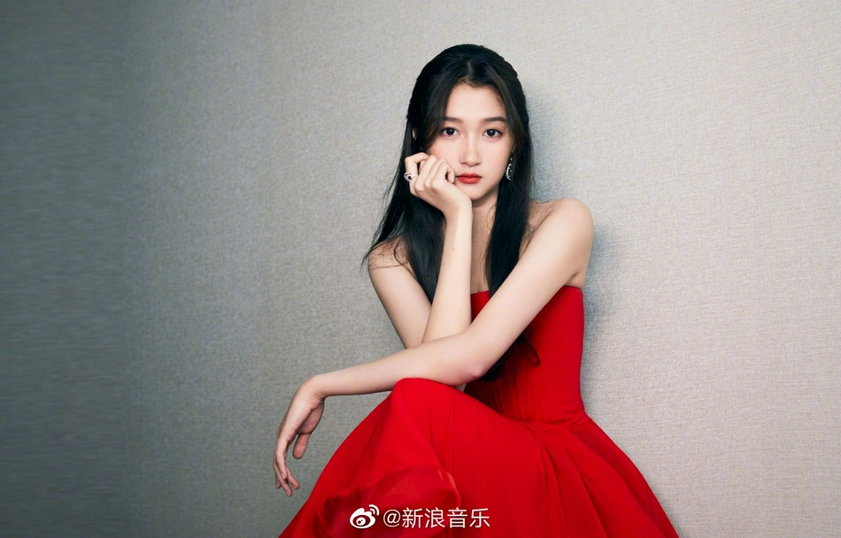 Sao Cbiz càn quét đêm hội đỉnh nhất năm: Lệ Dĩnh - Cảnh Điểm visual chạm 'đỉnh', trùm cuối chưa ai dám vượt mặt - Ảnh 6