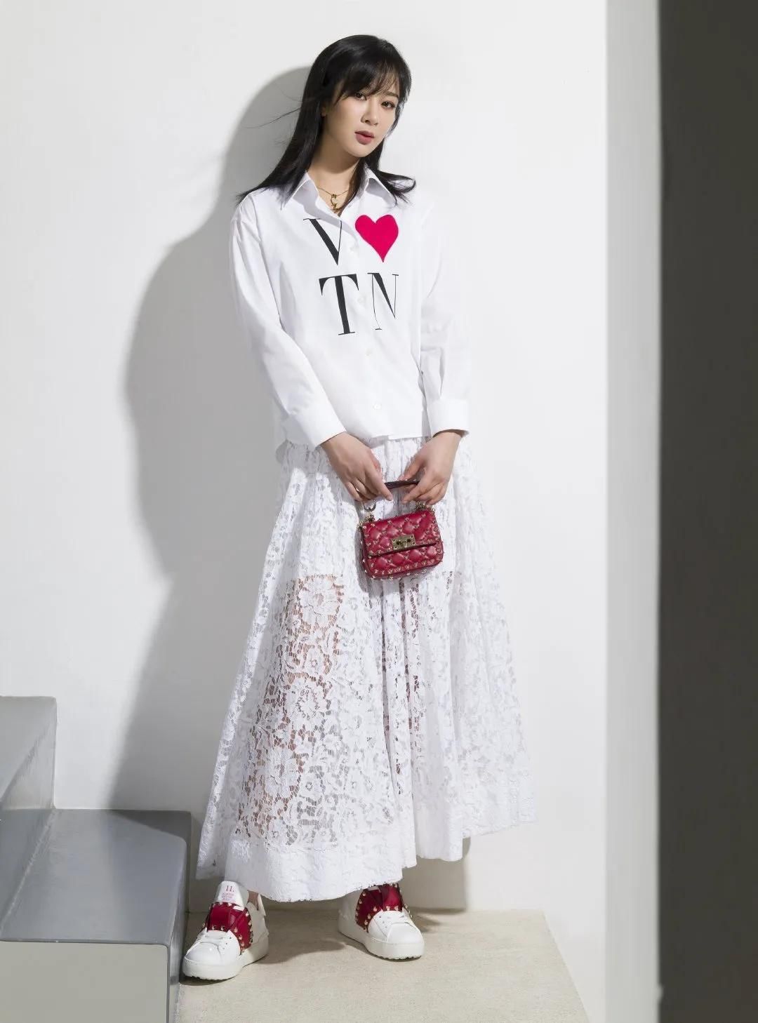 Nói về khoản 'mặc xấu' hiếm ai qua mặt được Dương Tử, chị có thù với stylist hay gì? 1 Nói về khoản 'mặc xấu' hiếm ai qua mặt được Dương Tử, chị có thù với stylist hay gì? 1
