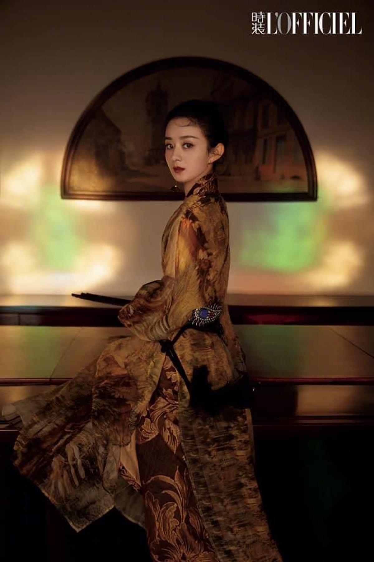 Triệu Lệ Dĩnh khiến fan hâm mộ quặn thắt với chia sẻ: Mạnh mẽ quá lâu khiến tôi rất khó để yếu đuối